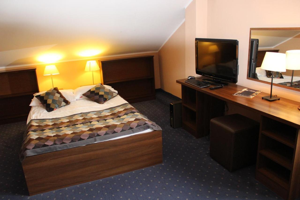 Hotel Colnus Kolno  ภายนอก รูปภาพ
